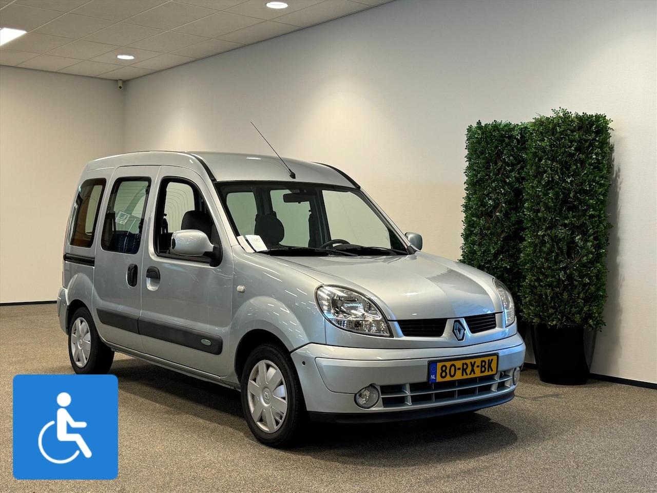 Renault Kangoo - Rolstoelauto (airco) - AutoWereld.nl