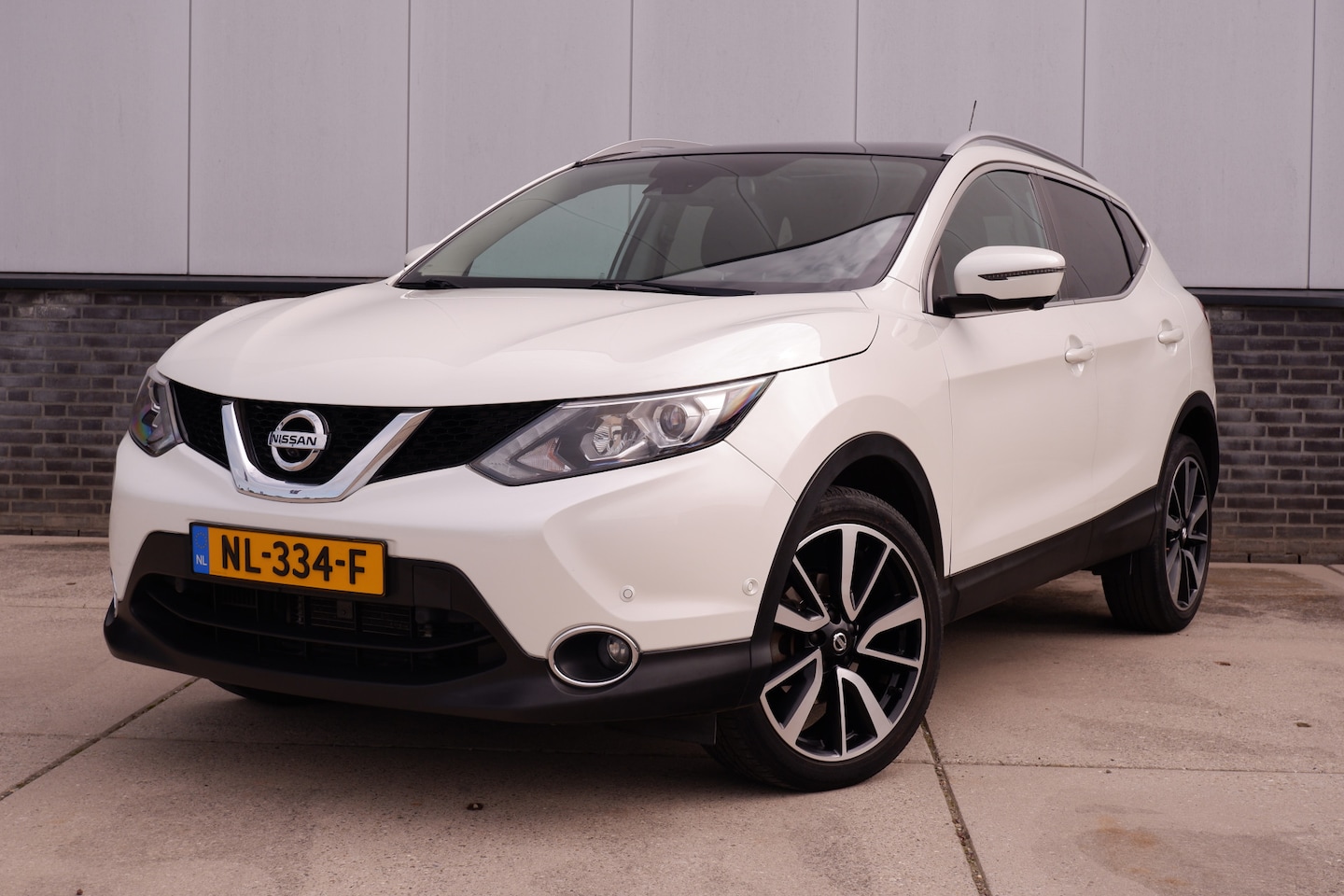 Nissan Qashqai - 1.2 Tekna | Panoramadak | Navi | 360° Camera | Leder - AutoWereld.nl