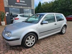 Volkswagen Golf - 2.0 Trendline