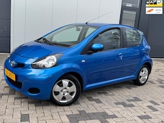 Toyota Aygo - 1.0-12V Dynamic Blue Automaat 5 DEURS AIRCO NETTE AUTO