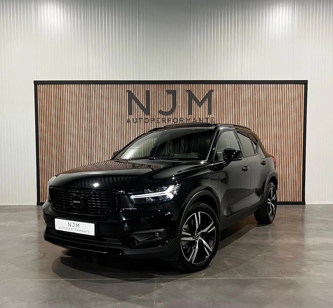 Volvo XC40 - 1.5 T5 Recharge R-Design 1.5 T5 Recharge R-Design - AutoWereld.nl