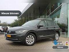 Volkswagen Tiguan - 1.5 TSI Life 150pk DSG7 - Climate - Navigatie - Wegklapbare Trekhaak - Camera - LED - Stoe