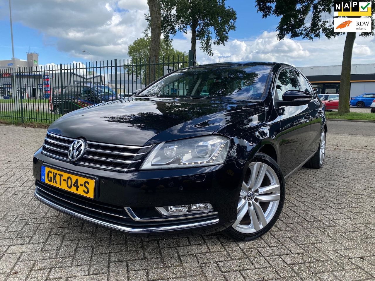 Volkswagen Passat - 1.4 TSI Highline BlueMotion Cruise Navigatie Pdc Km 98985 - AutoWereld.nl