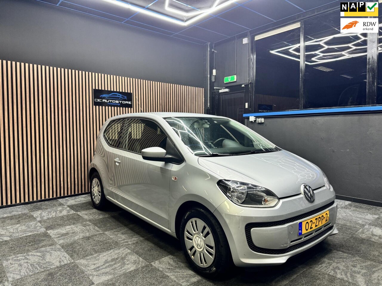 Volkswagen Up! - 1.0 move up! BlueMotion Airco navi Zeer Nette Auto - AutoWereld.nl