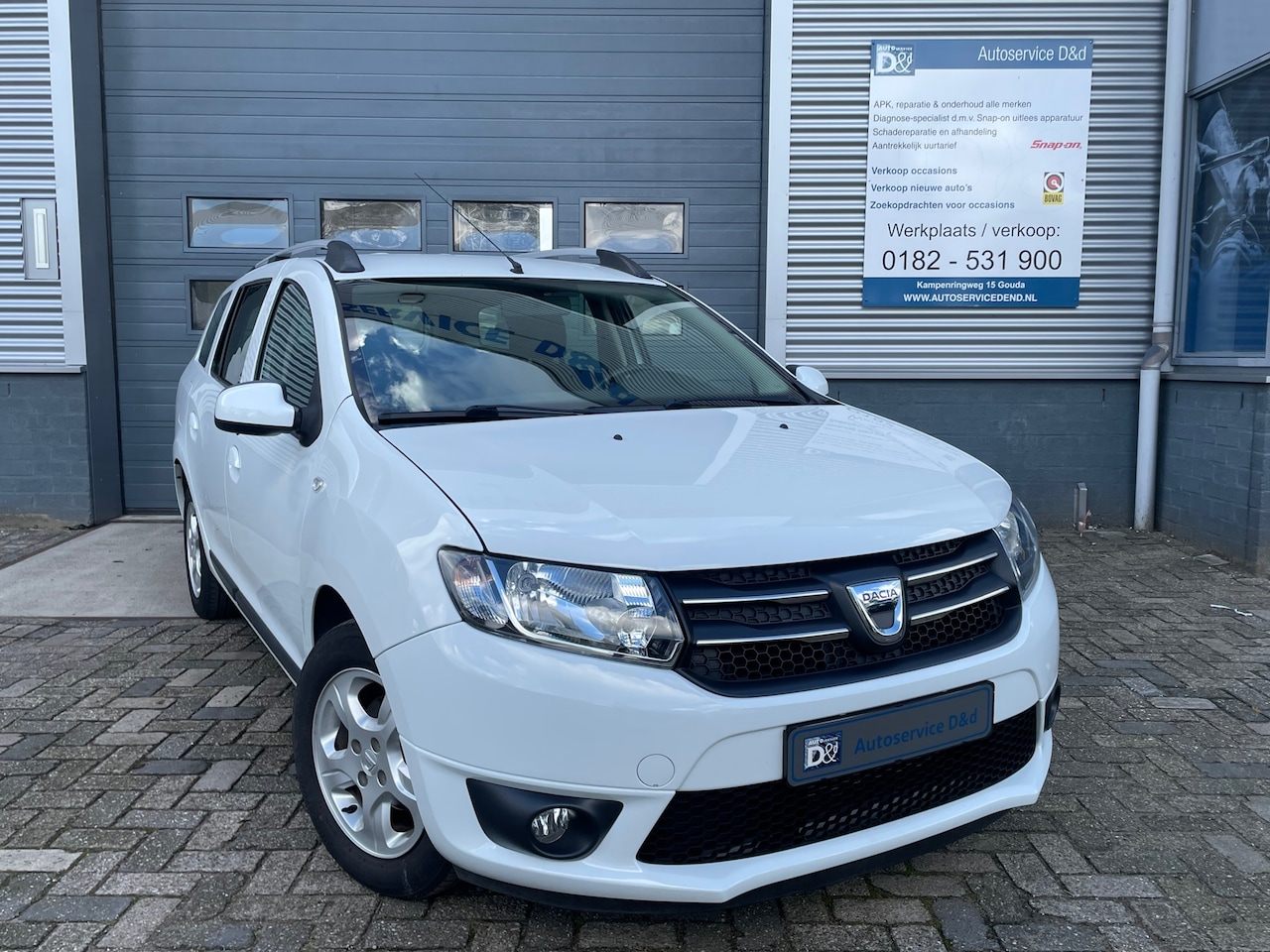 Dacia Logan MCV - 0.9 TCe Prestige 2014|Cruise|Navi|Trekhaak|NAP| - AutoWereld.nl