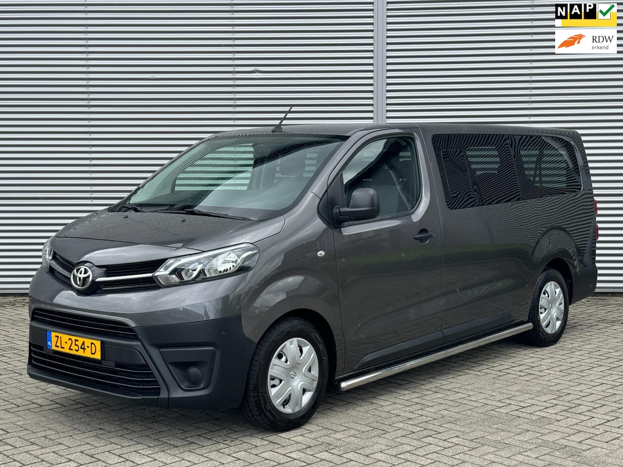 Toyota ProAce - 1.6D L3H1 Comfort 9 Persoons Airco/ Cruise/ PDC/ Bluetooth/ Euro 6/ - AutoWereld.nl