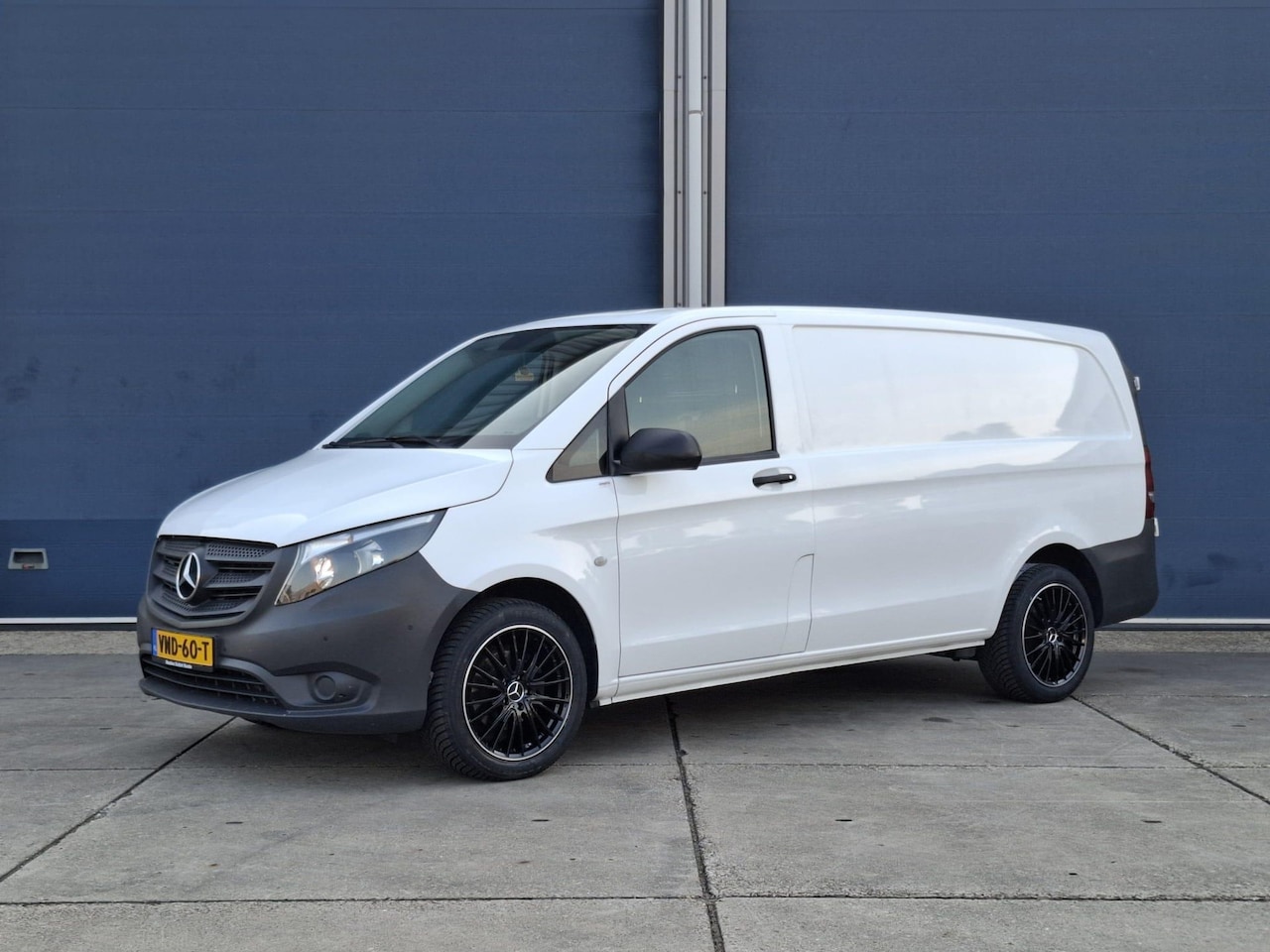 Mercedes-Benz Vito - 116 CDI Lang AIRCO / CRUISE CONTROLE / NAVI / TREKHAAK / L2H1 - AutoWereld.nl