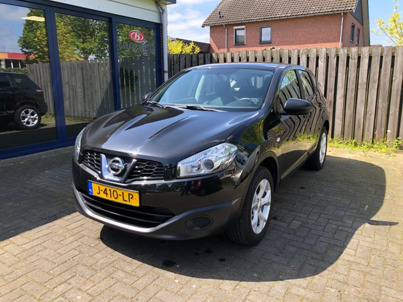 Nissan Qashqai - 1.6 Acenta Airco Sportvelgen Metallic lak Bluetooth - AutoWereld.nl