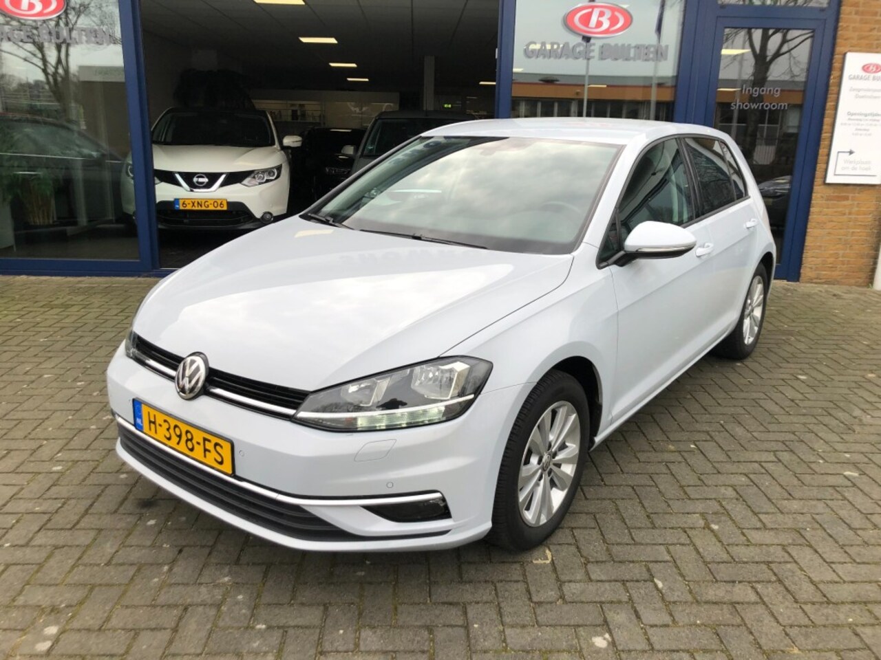 Volkswagen Golf - 1.4 TSI COMFORTLINE Stoelverwarming Trekhaak Apple-Carplay Adapt - AutoWereld.nl