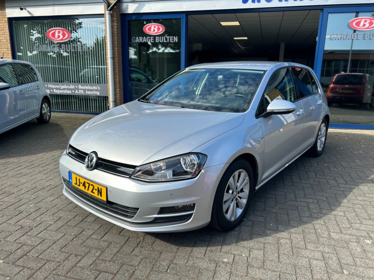 Volkswagen Golf - 1.0 TSI COMFORTLINE Navi Achteruitrijcamera DAB - AutoWereld.nl