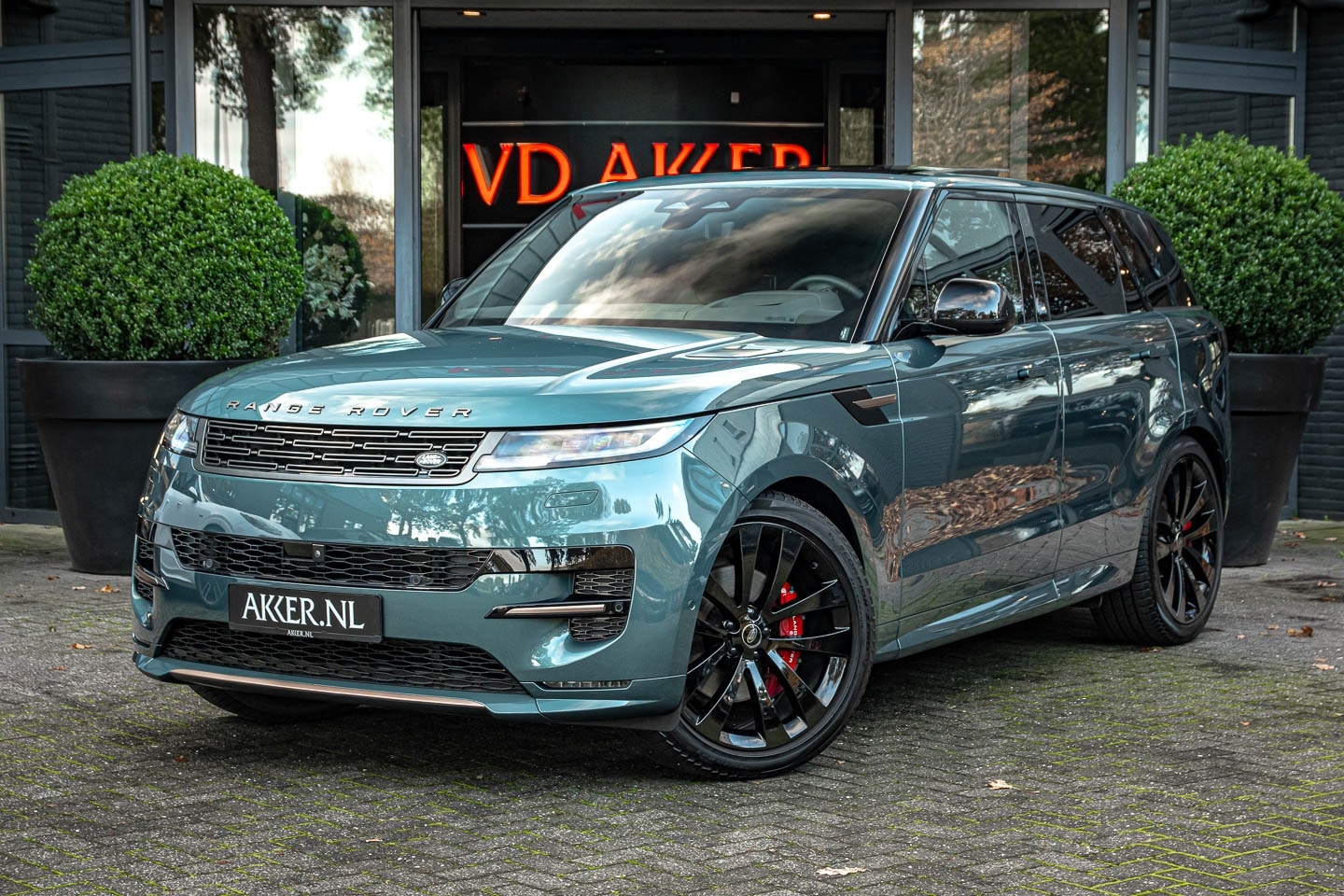 Land Rover Range Rover Sport - LANDROVER D350 FIRST EDITION MULTIMEDIA+MASSAGE+HEADUP+ACC - AutoWereld.nl