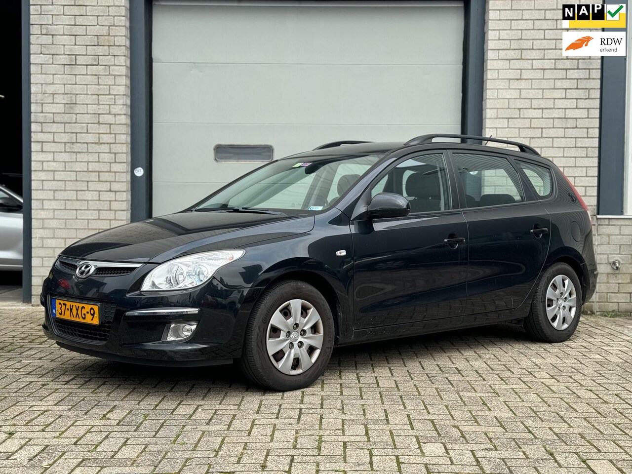 Hyundai i30 CW - 1.6i Dynamic AIRCO/NAP - AutoWereld.nl