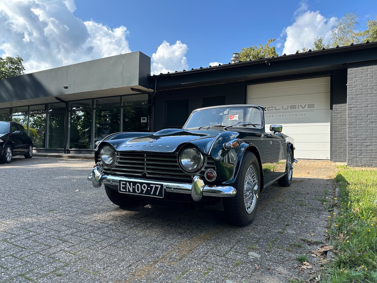 Triumph TR4 - A / Prachtig exemplaar / Volledig gerestaureerd - AutoWereld.nl