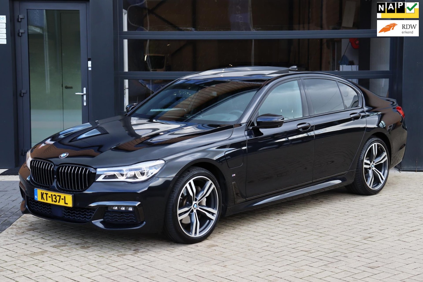 BMW 7-serie - 740e iPerformance High Executive | Bomvol! | Dealer Onderhouden| NAP | M-Sportpakket | Pan - AutoWereld.nl