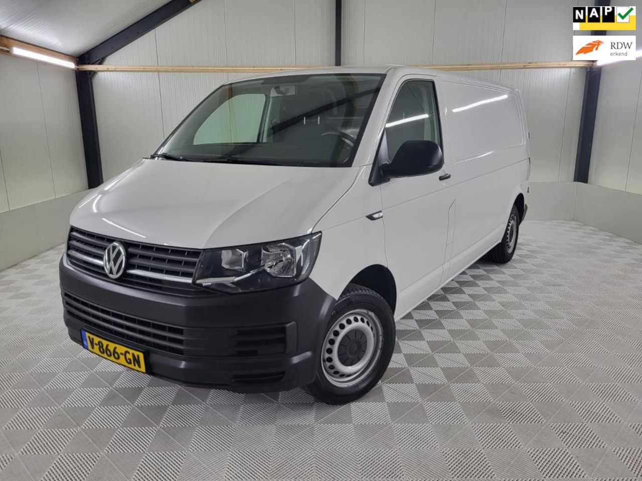 Volkswagen Transporter - 2.0 TDI L2H1 Euro 6, Trekhaak - AutoWereld.nl