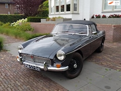 MG B type - MG-B 1.8 Cabriolet - Completely restored