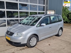 Volkswagen Touran - 1.6-16V FSI Business 1e eigenaar