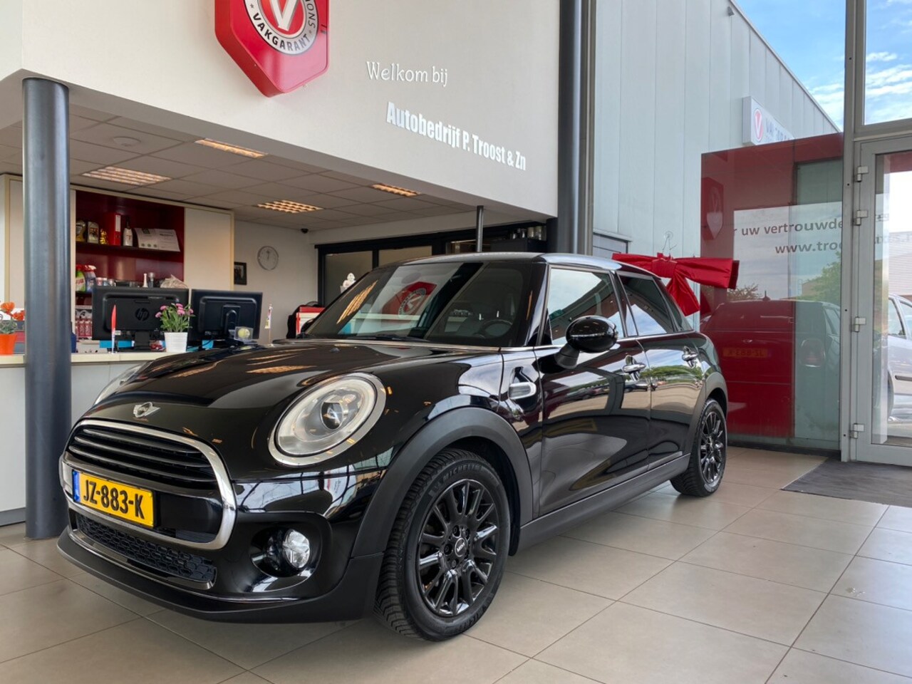 MINI Cooper - Mini 1.5 Chili Business,NL Auto,5 Deurs,5 Zits,Navigatie,Climate&Cruisecontrol,Bluetooth m - AutoWereld.nl