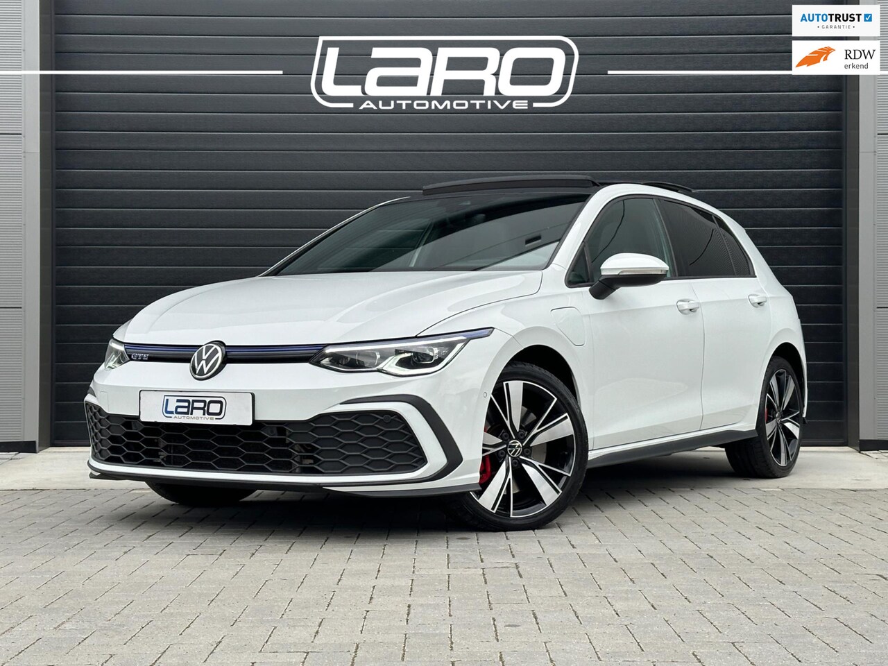 Volkswagen Golf - 1.4 GTE 245pk Pano Cam IQ.Lights ACC HuD BTW Sfeer Keyless CarPlay Dealer - AutoWereld.nl