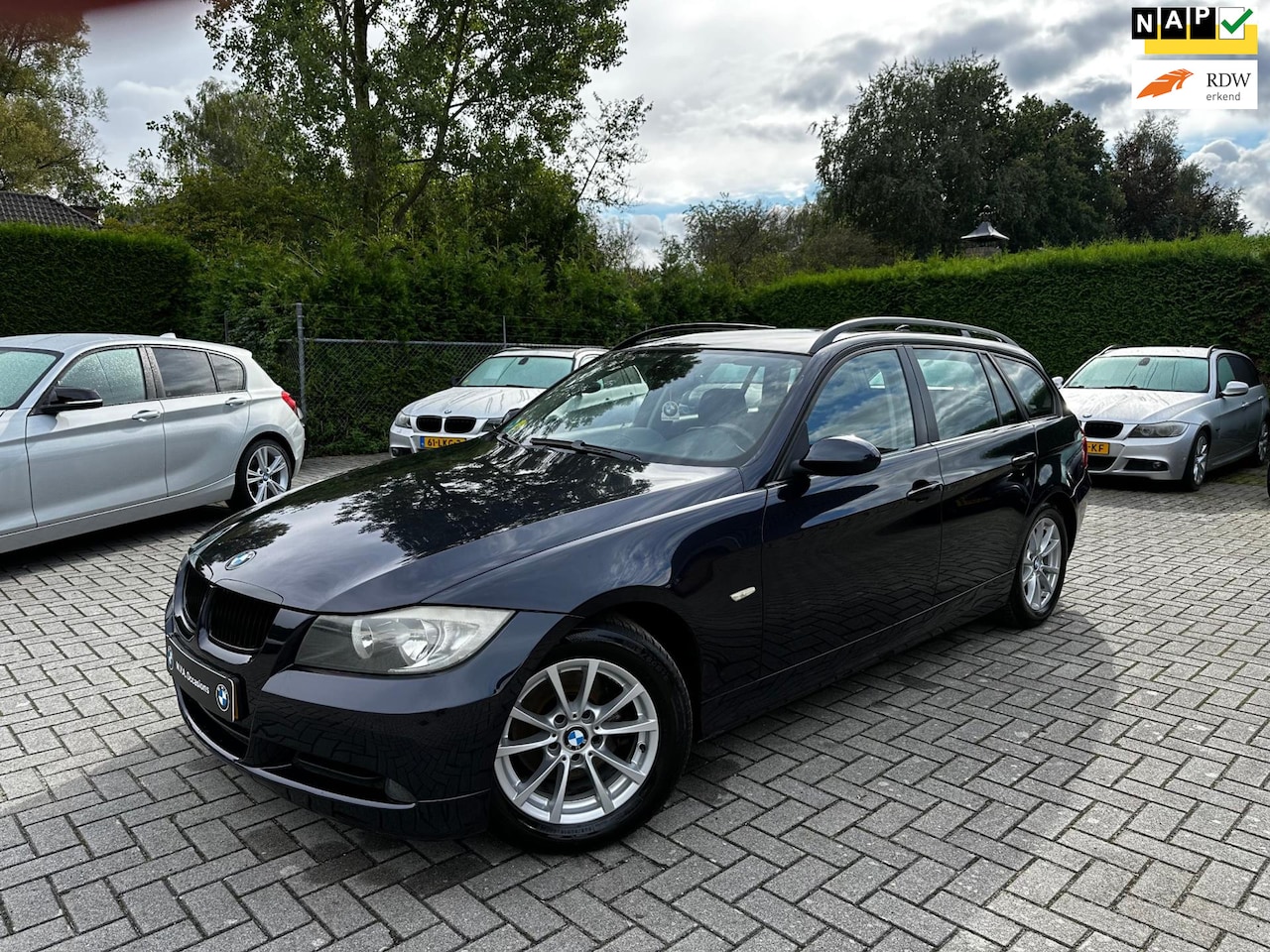 BMW 3-serie Touring - 320i Business Line|Ketting vervangen|Navi|Sport Interieur|Climate control|Cruise control|N - AutoWereld.nl