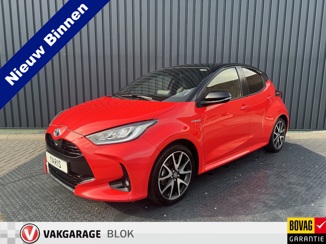 Toyota Yaris - 1.5 Hybrid Launch Edition / Bi tone | Pano dak | JBL | BSM | Head-up | Rijklaar!! - AutoWereld.nl