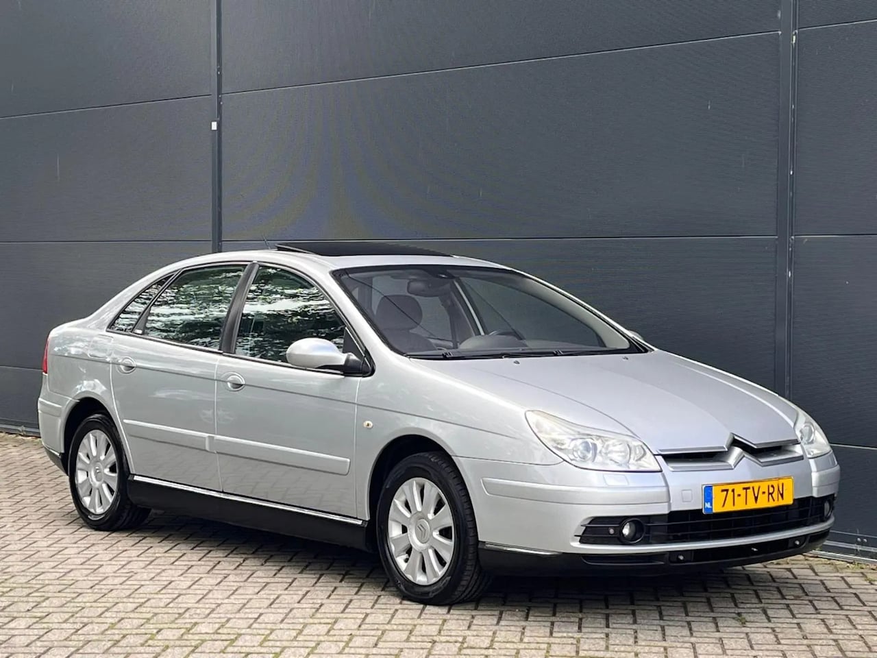 Citroën C5 - 2.0-16V Exclusive NAVI XENON PDC SCHUIFDAK TREKHAAK NAP APK - AutoWereld.nl