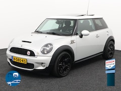 MINI Cooper S - 1.6 Camden wat een leuke auto met super geluid HARMAN KARDON luxe interieur halfwitleer