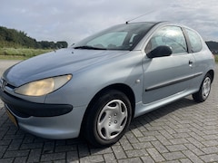 Peugeot 206 - 1.1 XR