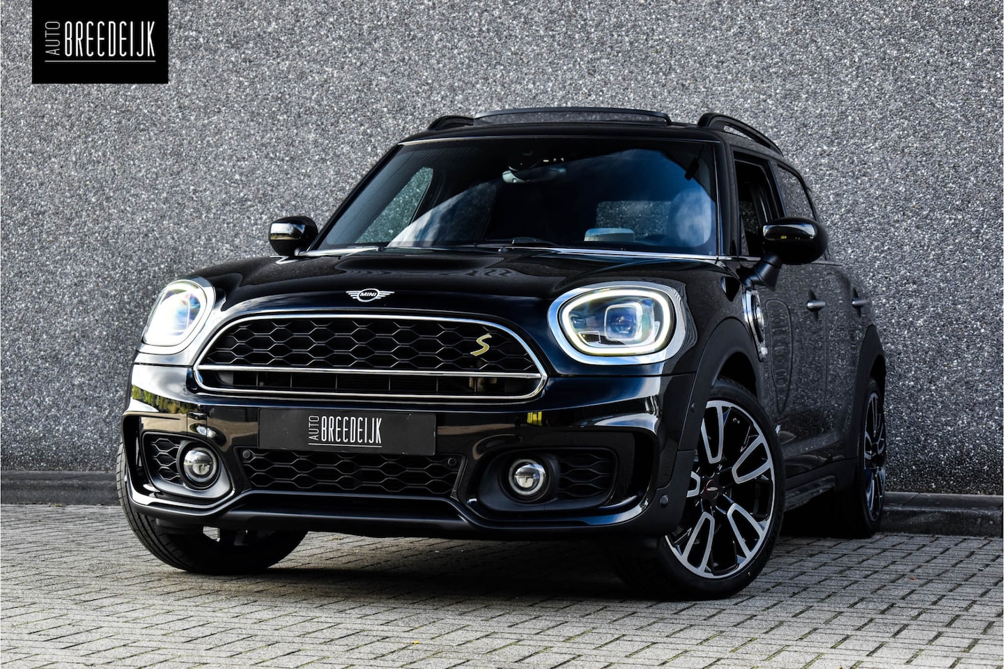 MINI Countryman - Cooper SE Hybrid ALL4 Aut. | JCW-Pakket | Navi | Panorama | Head-Up | Camera | H&K | 19"LM - AutoWereld.nl