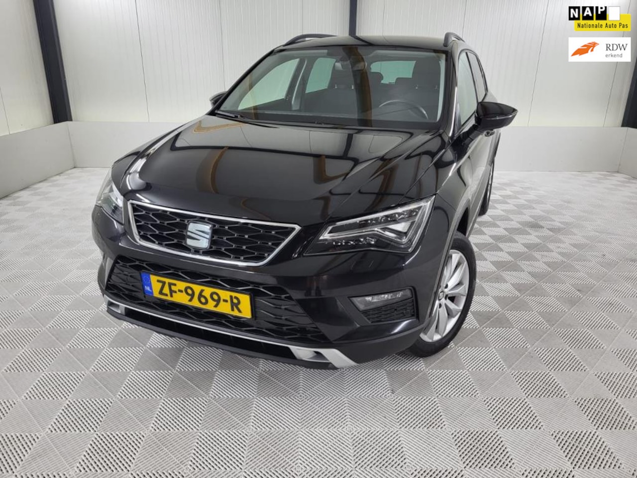 Seat Ateca - 1.0 EcoTSI Style Business Intense, Trekhaak, Camera - AutoWereld.nl