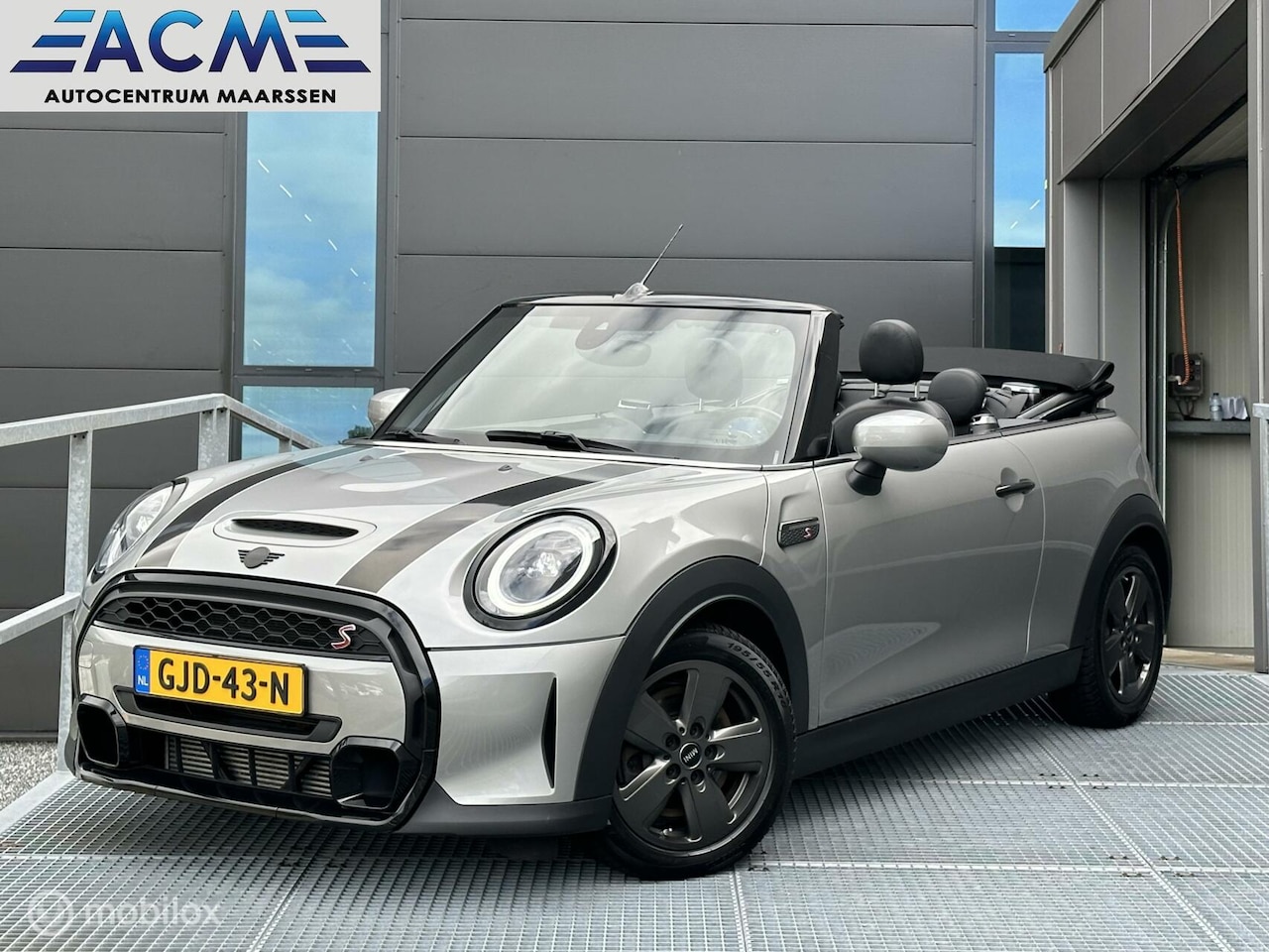 MINI Cabrio - 2.0 Cooper S Rockingham GT Edition 2.0 Cooper S Rockingham GT Edition - AutoWereld.nl