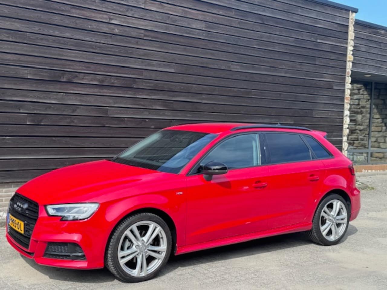 Audi A3 Sportback - 30 TFSI 116pk S tronic S-Line NAVI!/CRUISE!/DEALER.OND!/NETTE STAAT! - AutoWereld.nl