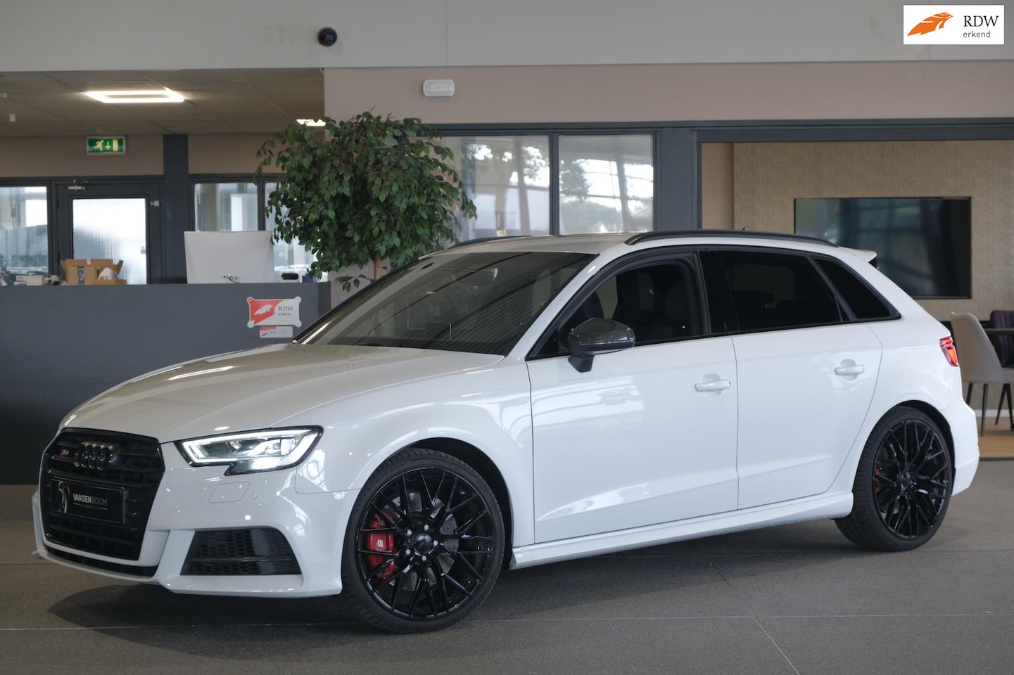 Audi A3 Sportback - 2.0 TFSI S3 quattro 310PK Virtual Led Navi - AutoWereld.nl