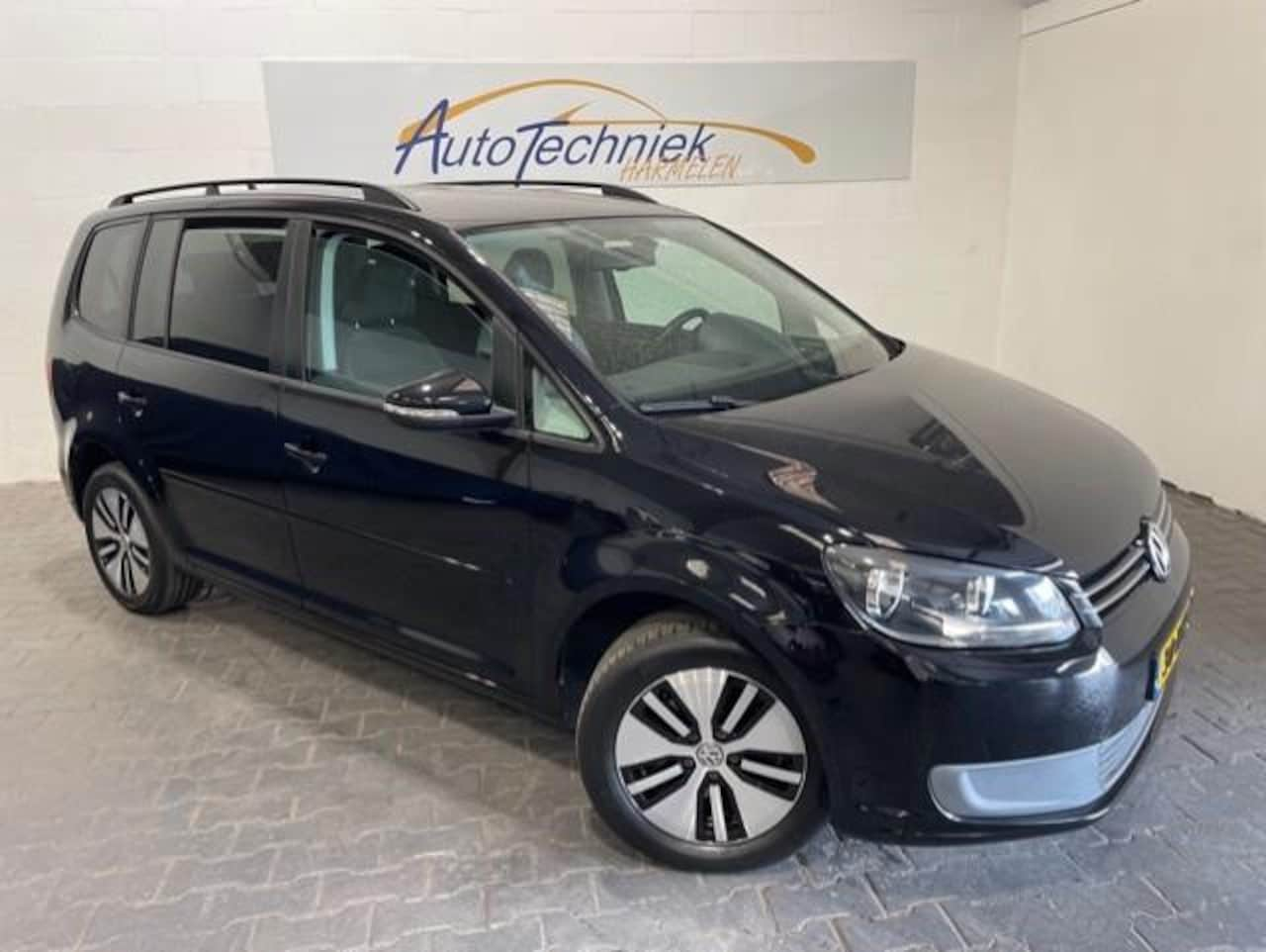 Volkswagen Touran - 1.2 TSI BlueMotion *7PERS*NL-Auto* - AutoWereld.nl