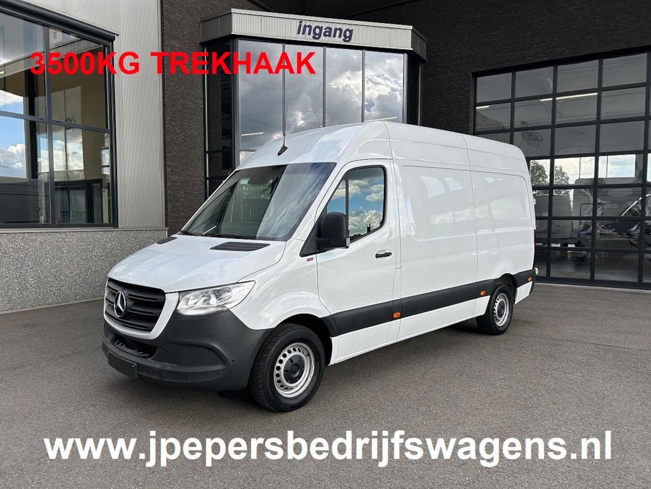 Mercedes-Benz Sprinter - 317 CDI L2 H2 Automaat / 3500KG Trekhaak / MBUX / Camera / Carplay navigatie / Parkeersens - AutoWereld.nl