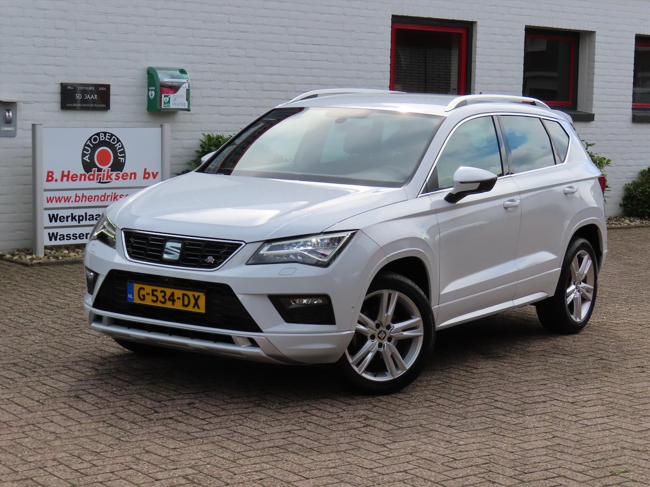 Seat Ateca - 1.5 EcoTSI 150pk FR Business Intense/ Parelmoer wit/ Trekhaak/ Keyless entry/ Apple Carpla - AutoWereld.nl