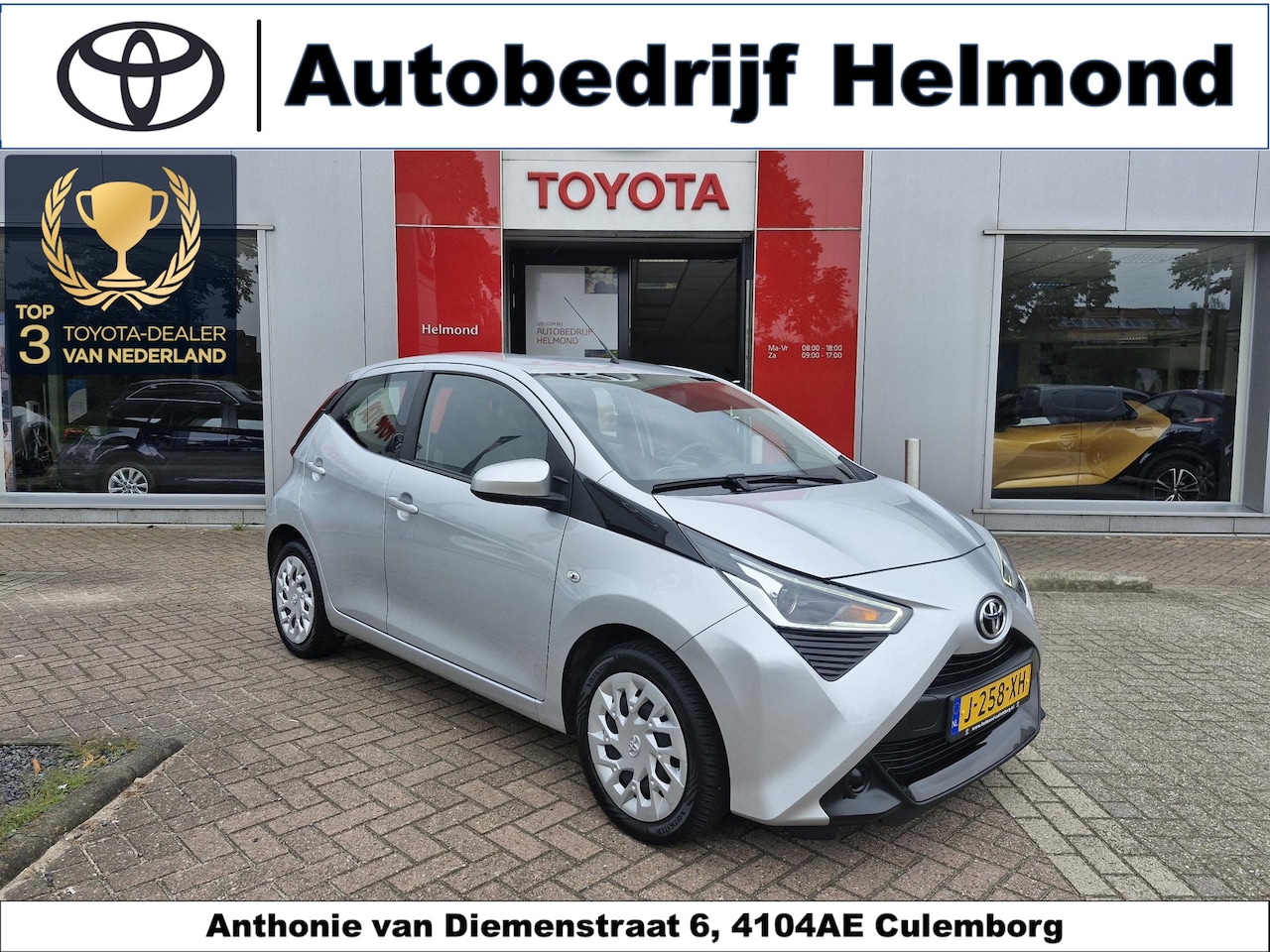 Toyota Aygo - 1.0 VVT-i x-play Apple Carplay/ Android Auto, Parkeercamera - AutoWereld.nl