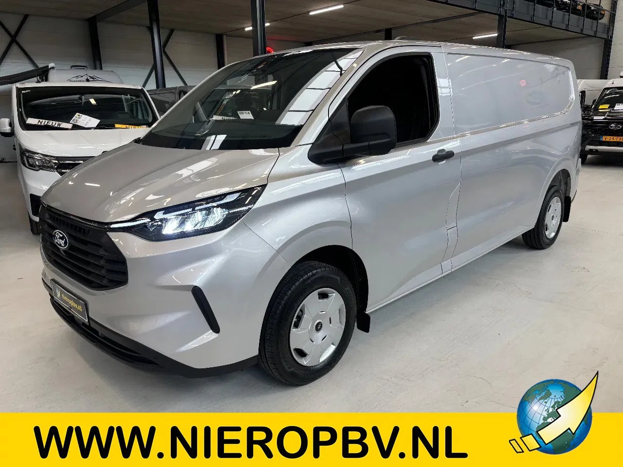 Ford Transit Custom - 300 2.0TDCI L2H1 136PK Airco Cruisecontrol Trekhaak Apple Carplay Nieuw - AutoWereld.nl