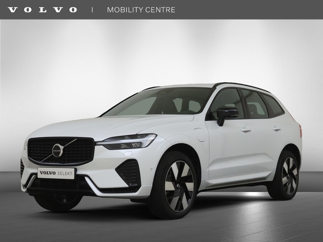 Volvo XC60 - 2.0 T6 AWD Ultimate Dark | Luchtvering | Panoramadak | - AutoWereld.nl