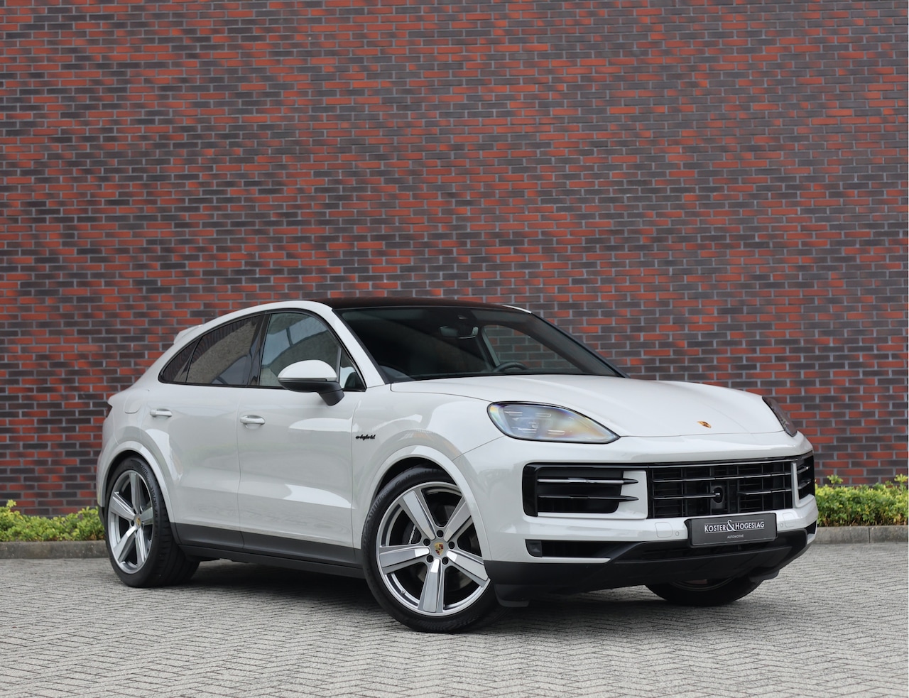 Porsche Cayenne Coupé - E-Hybrid *Krijt*Sport Chrono*Pano* - AutoWereld.nl