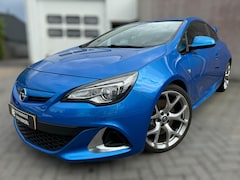 Opel Astra GTC - 2.0 Turbo OPC 280PK / 206KW / 20 INCH LMV / BUCKET SEATS / GOED ONDERHOUDEN / LED / LEDER