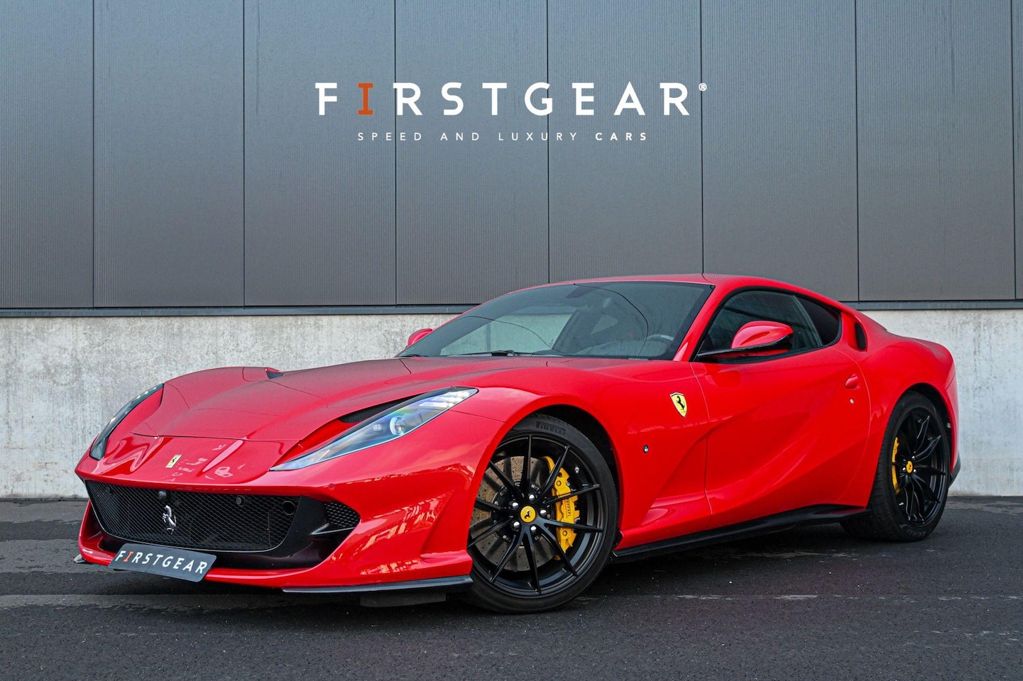 Ferrari 812 Superfast - 6.5 V12 HELE *Rosso Corsa / Carbon / Lift-Systeem / Daytona Racing Seats / Passenger Displ - AutoWereld.nl