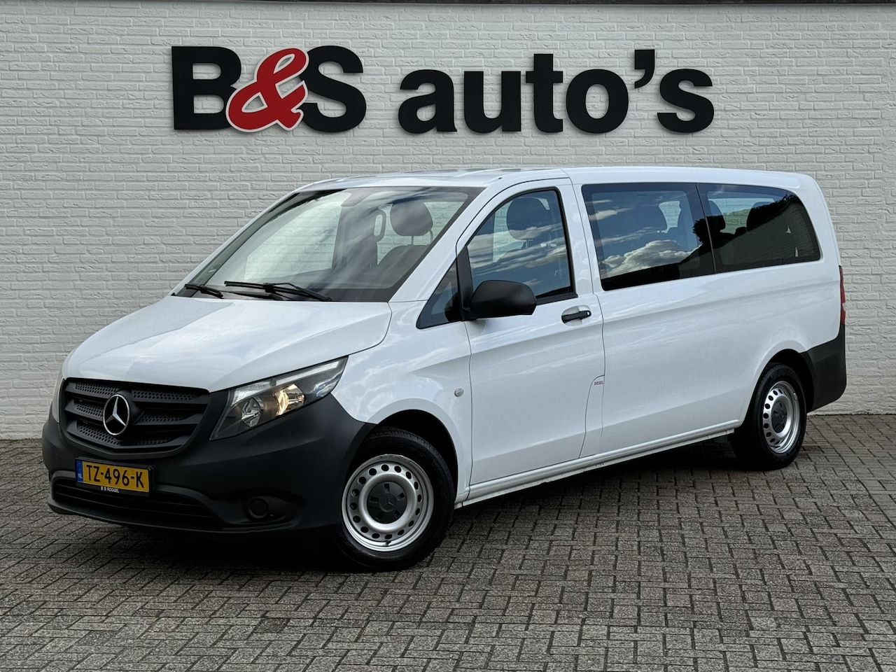 Mercedes-Benz Vito Tourer - 109 BlueTEC Extra Lang 9 Persoons Airco Media player Isofix Nette bus - AutoWereld.nl