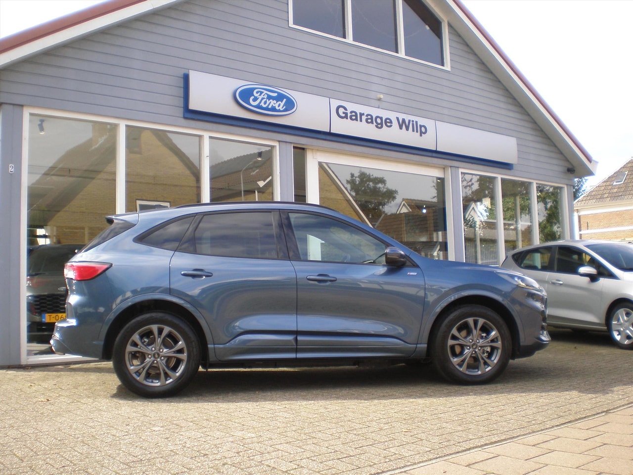 Ford Kuga - 2.5 PHEV e-CVT 225pk ST Line - AutoWereld.nl