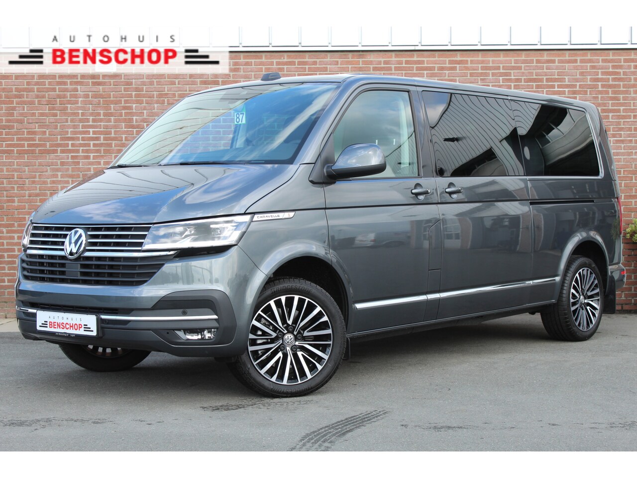 Volkswagen Transporter Caravelle - 2.0 TDI 204PK DC DSG L2H1 |ACC|LEER|ELEKTRISCHE-DEUREN|DISCOVER-PRO| - AutoWereld.nl