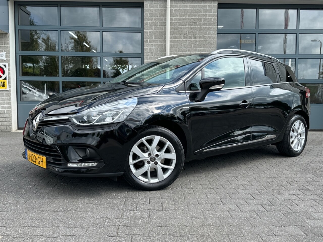 Renault Clio Estate - 0.9 TCe Limited 0.9 TCe Limited - AutoWereld.nl