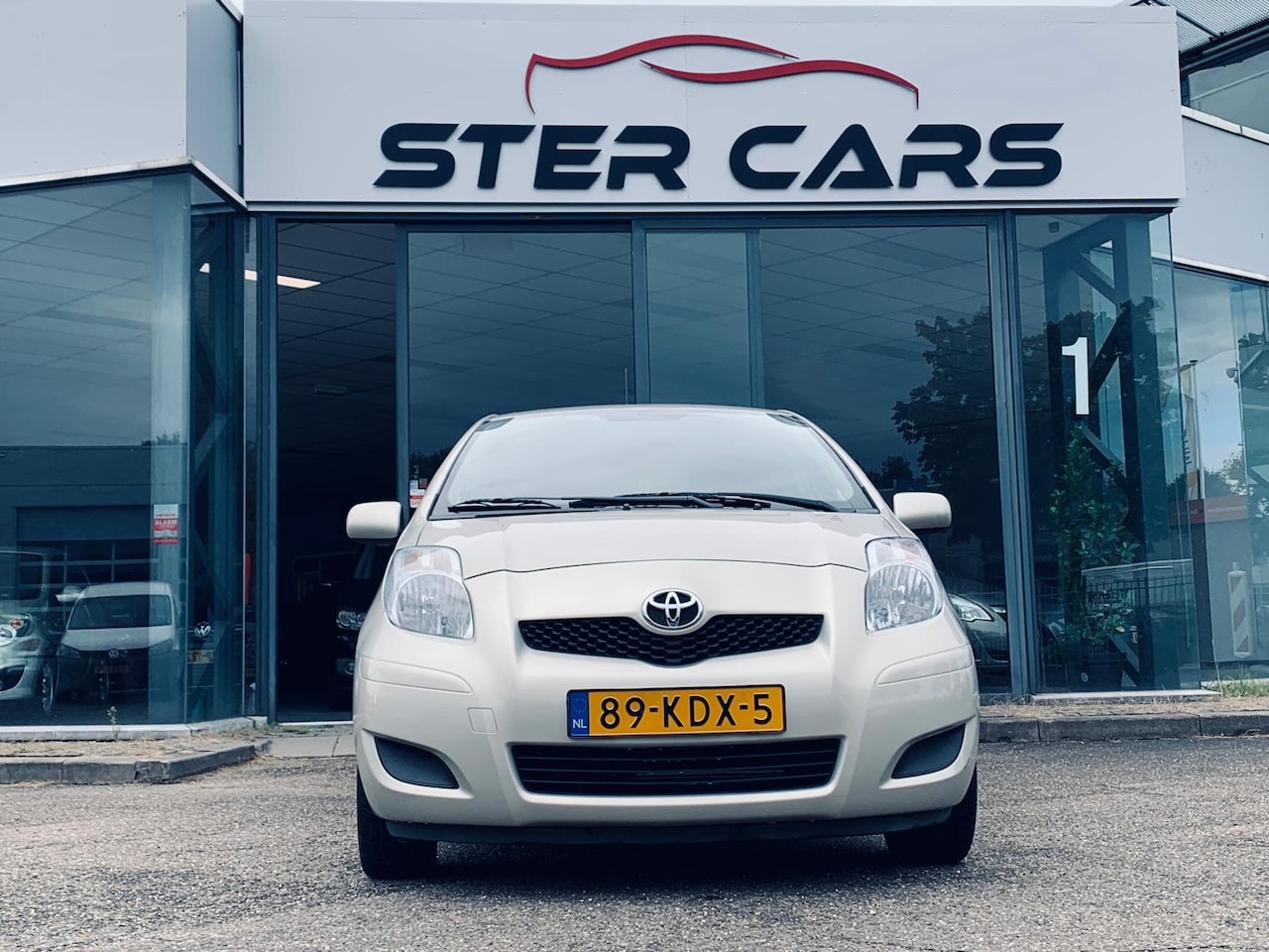 Toyota Yaris - 1.3 VVT-i Aspiration 1.3 VVTi Aspiration, Automaat, Airco, 5 Deurs, NAP, APK - AutoWereld.nl