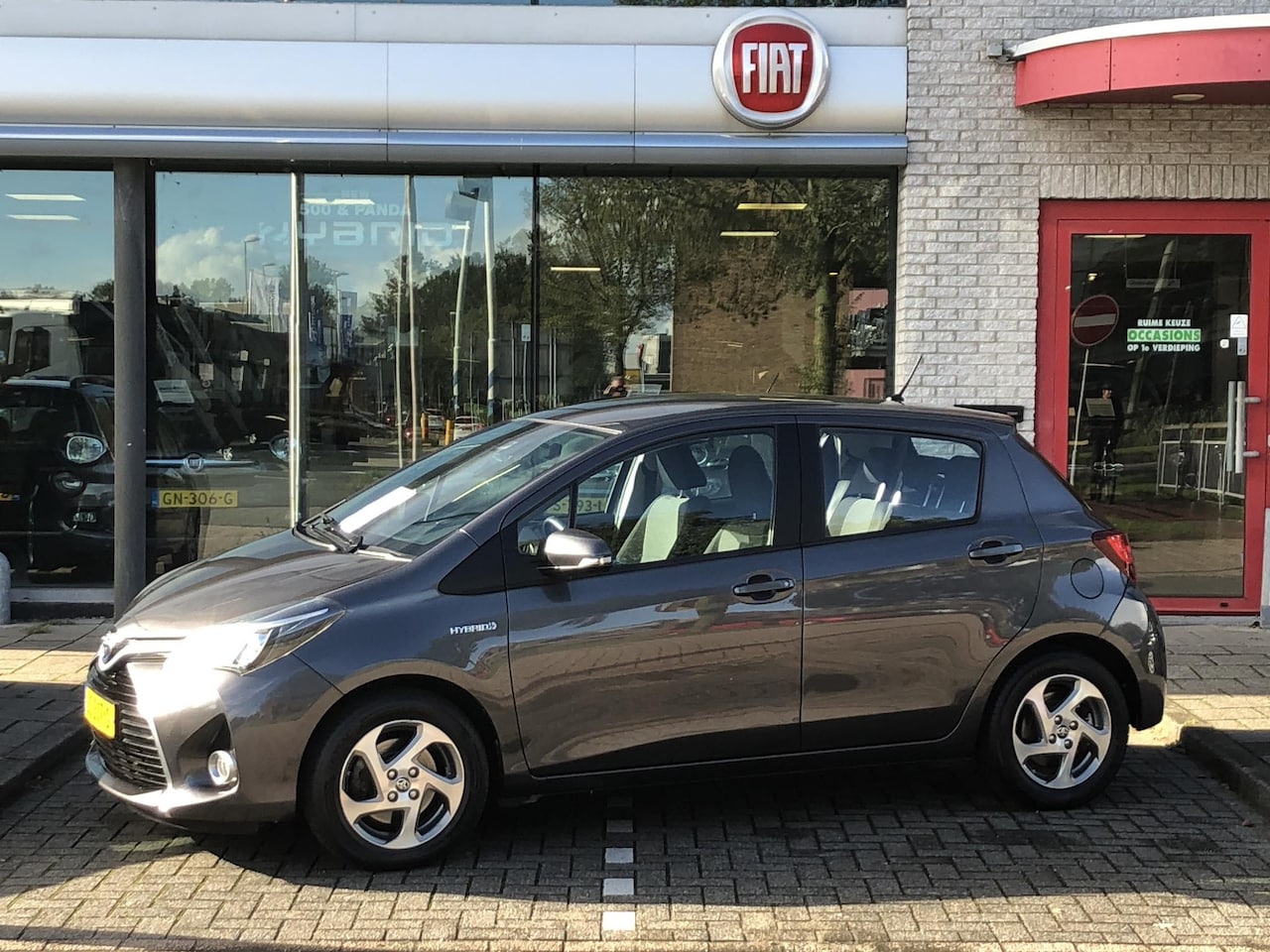 Toyota Yaris - 1.5 Hybrid Trend AUTOMAAT|NAVI|CLIMATE|CAMERA|15" - AutoWereld.nl