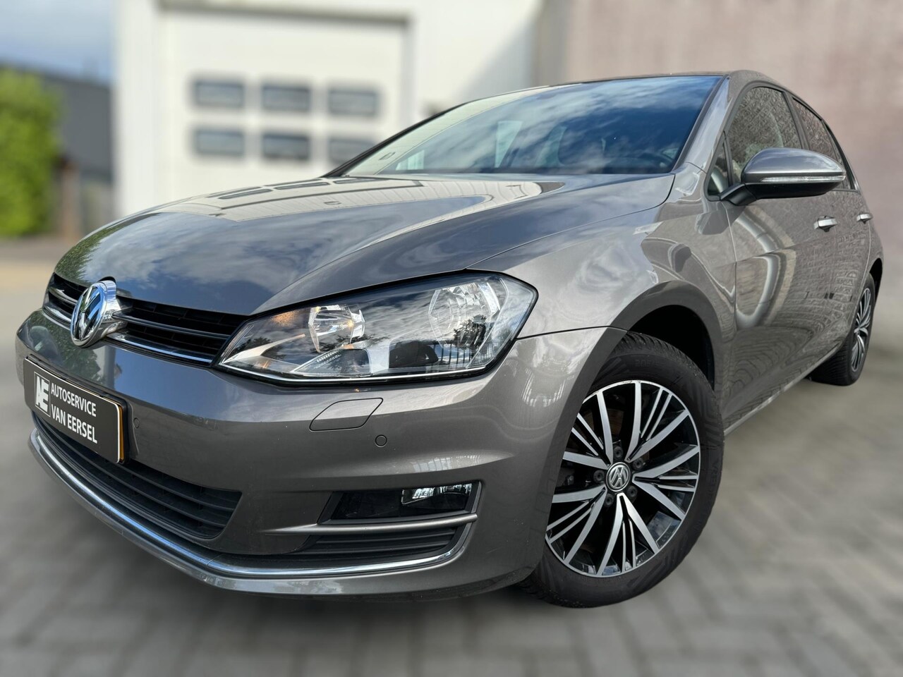 Volkswagen Golf - 1.2 TSI Trendline met comfortpakket / AFNEEMBARE TREKHAAK / CARPLAY / PDC / CRUISE CONTROL - AutoWereld.nl