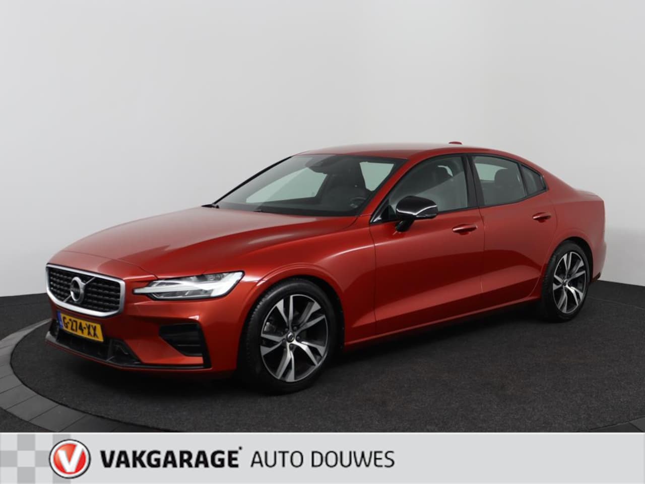 Volvo S60 - 2.0 T4 R-Design |NL Auto|NAP|Leer|Keurige staat| - AutoWereld.nl